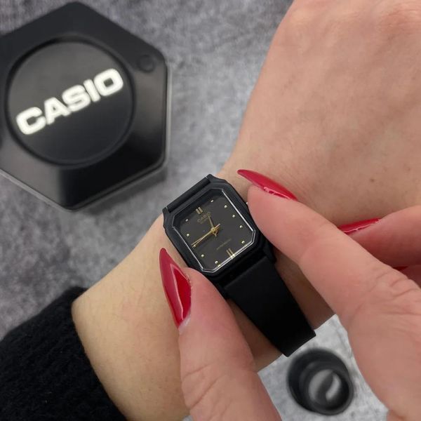 Жіночий годинник Casio LQ-142E-1A &mdash; класична модель у прямокутному корпусі з мінеральним склом 1141-0229 фото