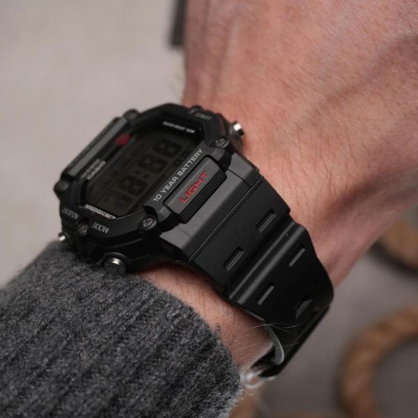 Мужские часы Casio AE-1600H-1A &mdash; Спортивные электронные часы с водозащитой 10 ATM 1141-0463 фото