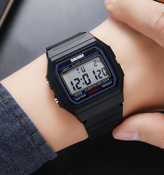 Чоловічий спортивний годинник Skmei 2042BKWT Black-White з електронним циферблатом та підсвічуванням 1080-2311 фото