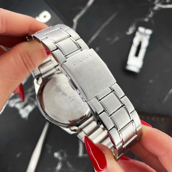 Чоловічий годинник Casio MTP-1375D-7A &mdash; класична модель з нержавіючої сталі та мінеральним склом 1141-0054 фото